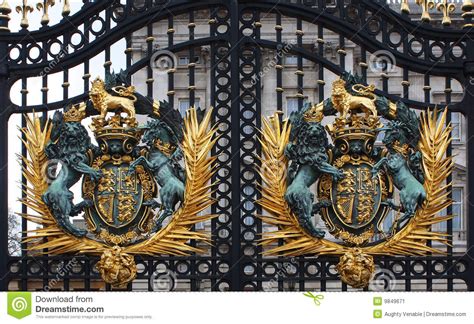 Buckingham给宫殿装门 库存图片. 图片 包括有 利息, 地标, 欧洲, 绿色, 伦敦, 投反对票 - 9849671