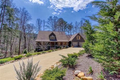 *Gorgeous 4BR Luxury Lodge! +Fire Pit +Large Yard* - Cabins for Rent in ...