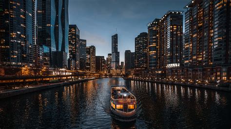 Download Enjoy the City of Big Shoulders with a Stunning 4K Ultra HD ...