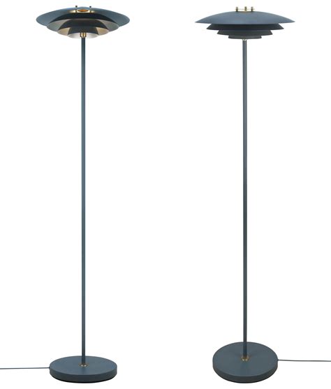 Matt Scandinavian Floor Lamp with Layered Design - White or Grey