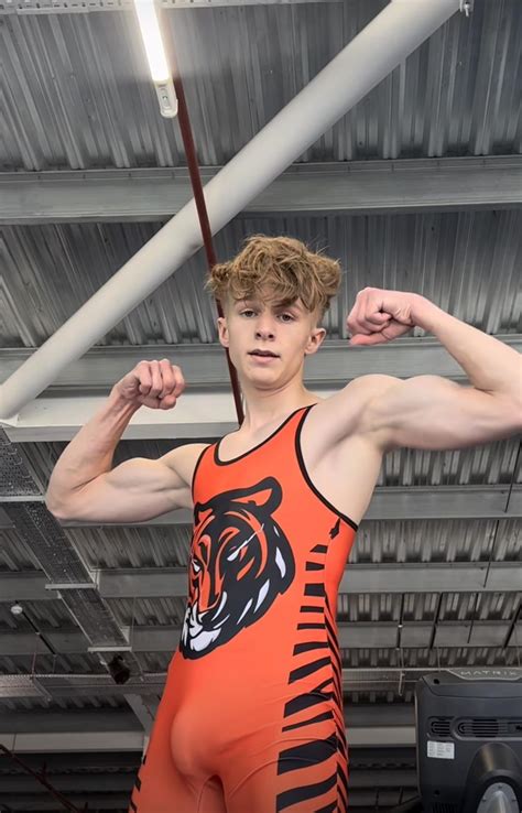 Hey tiger. Am I welcome here? : r/twinks