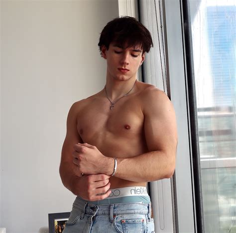 Matt Convard Leaked Nudes