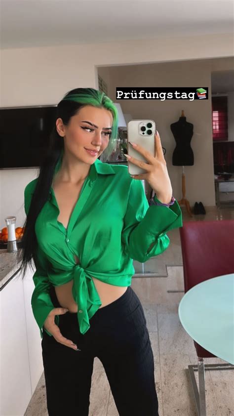 di1araa.s : r/InfluencerNSFW