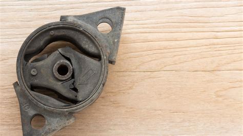 Hydraulic vs Rubber Engine Mounts: Key Differences and Why They Matter
