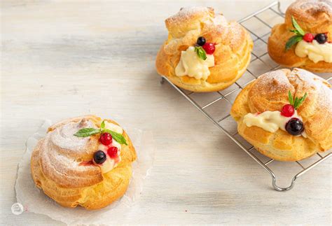 Рецепта за класически еклери с яйчен крем от MateKitchen