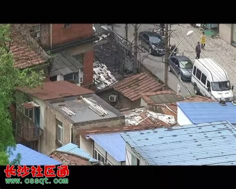武汉40年老房子年久失修 住户胆战心惊过日子_社会_长沙社区通