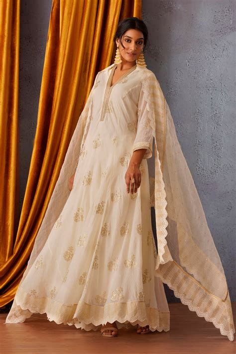 Off-White Sequin Embroidered Flared Panelled Kurta – OMI