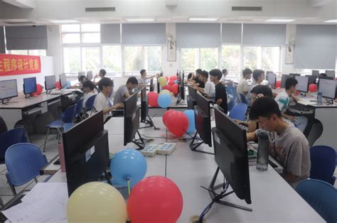 广州大学第十五届ACM大学生程序设计竞赛顺利举行-广州大学计算机科学与网络工程学院