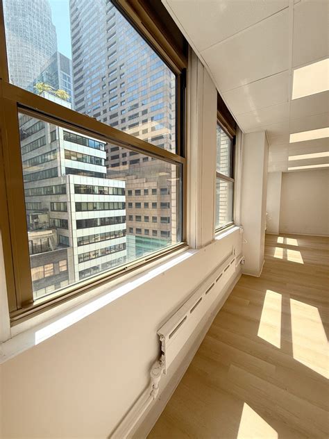 580 Fifth Ave, New York, NY 10036 - The World Diamond Tower | LoopNet