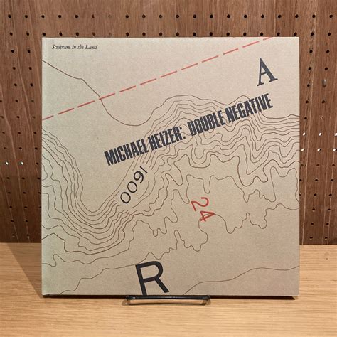 Michael Heizer: Double Negative - Sculpture in the Land | 百年