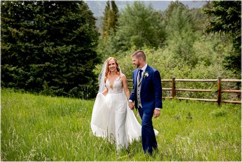 Wild Basin Lodge Wedding | Emily Kowalski Photography