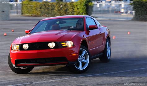 Ford Mustang GT (2010) - pictures & information