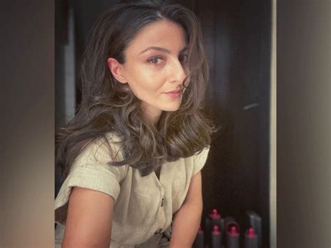 Soha Ali Khan shares a glimpse of her 'core workout'