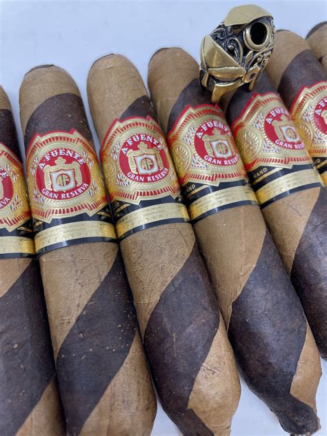 Arturo Fuente Hemingway Between the Lines Natural 46 x 4 1/4 - Cigar Spartan