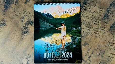 El detrás de cámaras del calendario 2024 de Valtteri Bottas desnudo ...