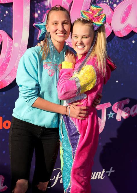 JoJo Siwa confirms she’s dating girlfriend Kylie Prew again