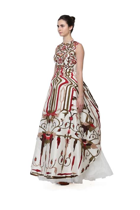 Geometric & Floral Embroidered Gown – samantchauhan