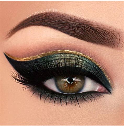 dark green and gold eye makeup