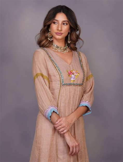 Buy - Devyani Mehrotra clay rose baroque flower tunic set | Elan Store