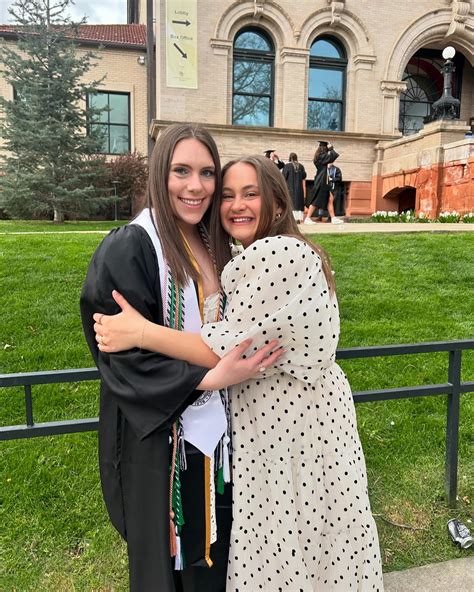 GRACE ROBERTS (@gracerobertz) • Instagram photos and videos