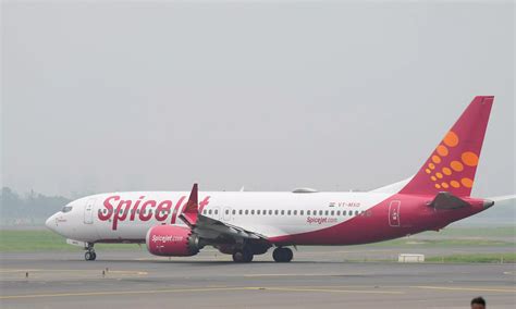 KAL airways, Kalanithi Maran demand Rs 1,323 cr from SpiceJet, Ajay Singh