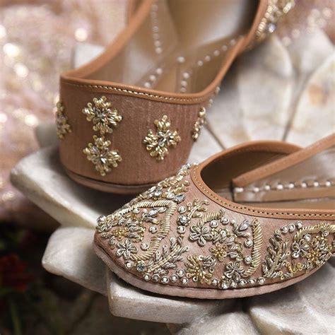 Amara Jutti for Women | Bridal Shoes | Golden Mojaris with Traditional ...