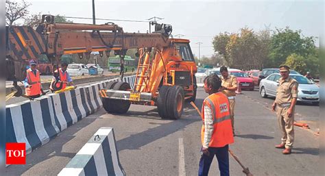 2 Lanes To Rajnigandha Chk: How Cops Are Clearing Up Snarls On Dnd ...