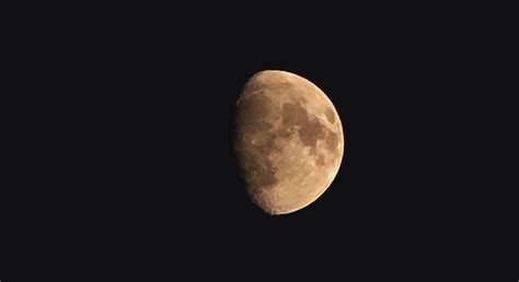 iPhone 16 Pro Max Moon Pictures: Do They Beat The Google Pixel 9 Pro XL ...