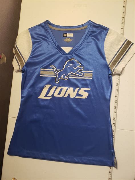 Woman's NFL Team Apparel Detroit Lions Jersey Shirt Medium : r/gym ...