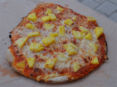 Ananaspizza / Pizza mit Ananas | CheckosBackstube