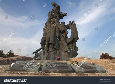 559 en la categoría «Babi yar park» de imágenes, fotos de stock e ...