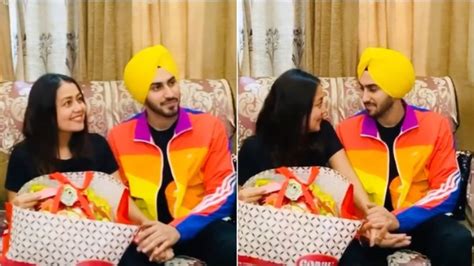 Neha Kakkar and Rohanpreet’s mehndi pictures go viral