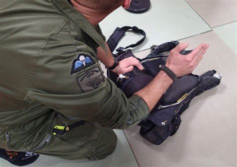 Static Line Parachuting 的图像结果