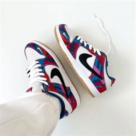 Nik.e sb dunk low x parra 111