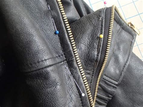 How to Zip a Coat 的图像结果