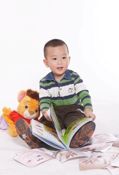 “世界读书日”，让你的孩子从小爱读书(组图)-搜狐滚动