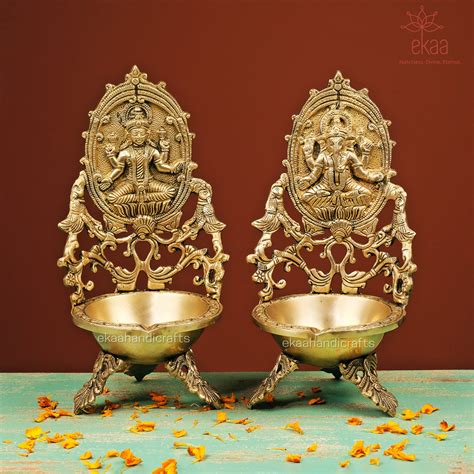 Brass Ganesh Lakshmi Urli Diya – Ekaa Handicrafts