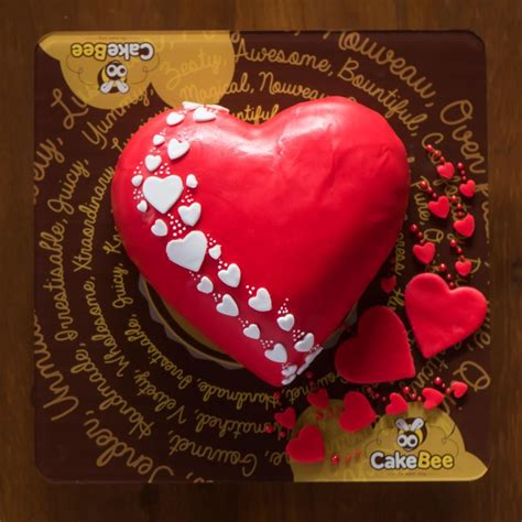 Order Array of Hearts fondant cake Online | CakeBee