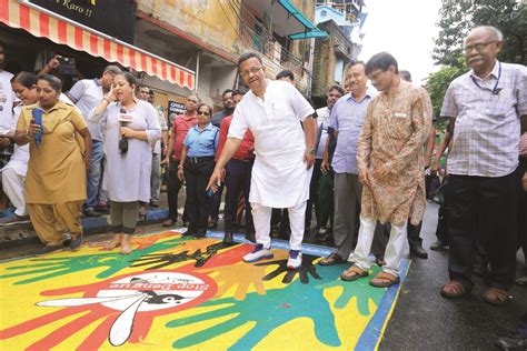 For violation of dengue directives, Kolkata Mayor Firhad Hakim issues ...