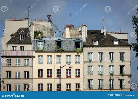 Parisian Houses and Rooftops on the Left Bank, Par Stock Photo - Image ...
