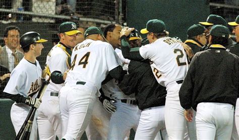 Flashback to when A's, Hatteberg won 20 straight game in 2002