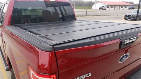 Leer HF 650M - Hard Quad-Fold Tonneau Cover - 650112