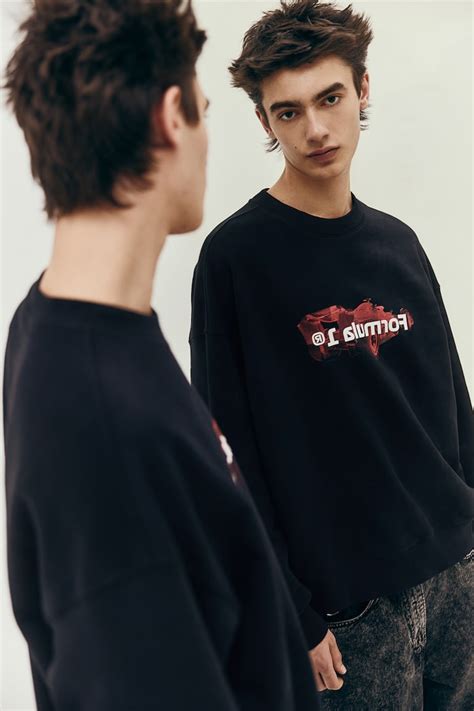 Oversized Fit Printed sweatshirt - Black/Formula 1 - Men | H&M IN