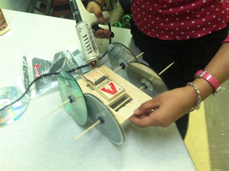 Explain Technology 的图像结果