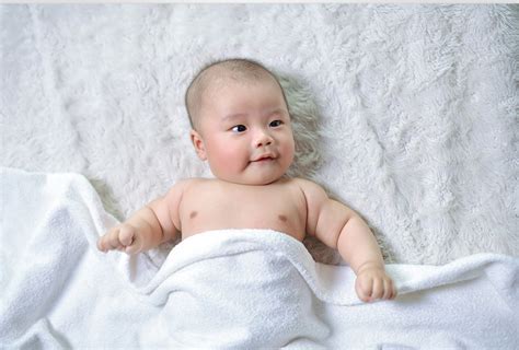 新生儿摄影拍照道具背景布宝宝满月照服装儿童影楼婴儿牛奶绒毯子_虎窝淘