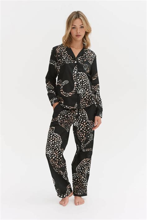 DTC Brand | Desmond and Dempsey