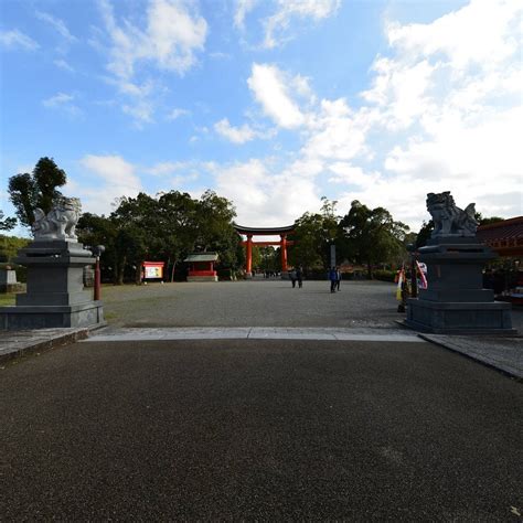 USA SHRINE OMOTESANDO SHOPPING DISTRICT (2025) All You Need to Know ...