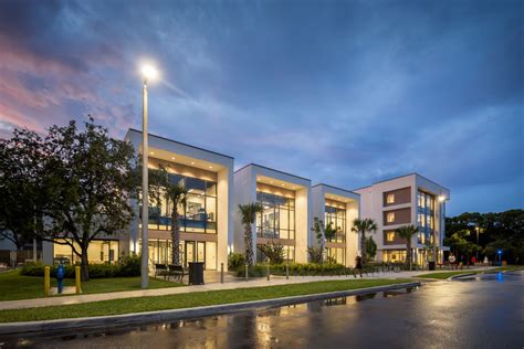 Dining Hall 的图像结果