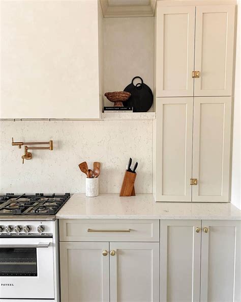 32 Kitchen Cabinet Hardware Ideas That Will Turn Heads