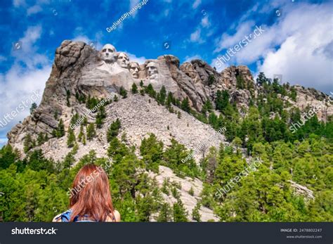 Back View Woman Visiting Mt Rushmore Stock Photo 2478802247 | Shutterstock